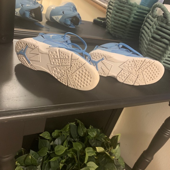 Light blue Jordans - Picture 2 of 5